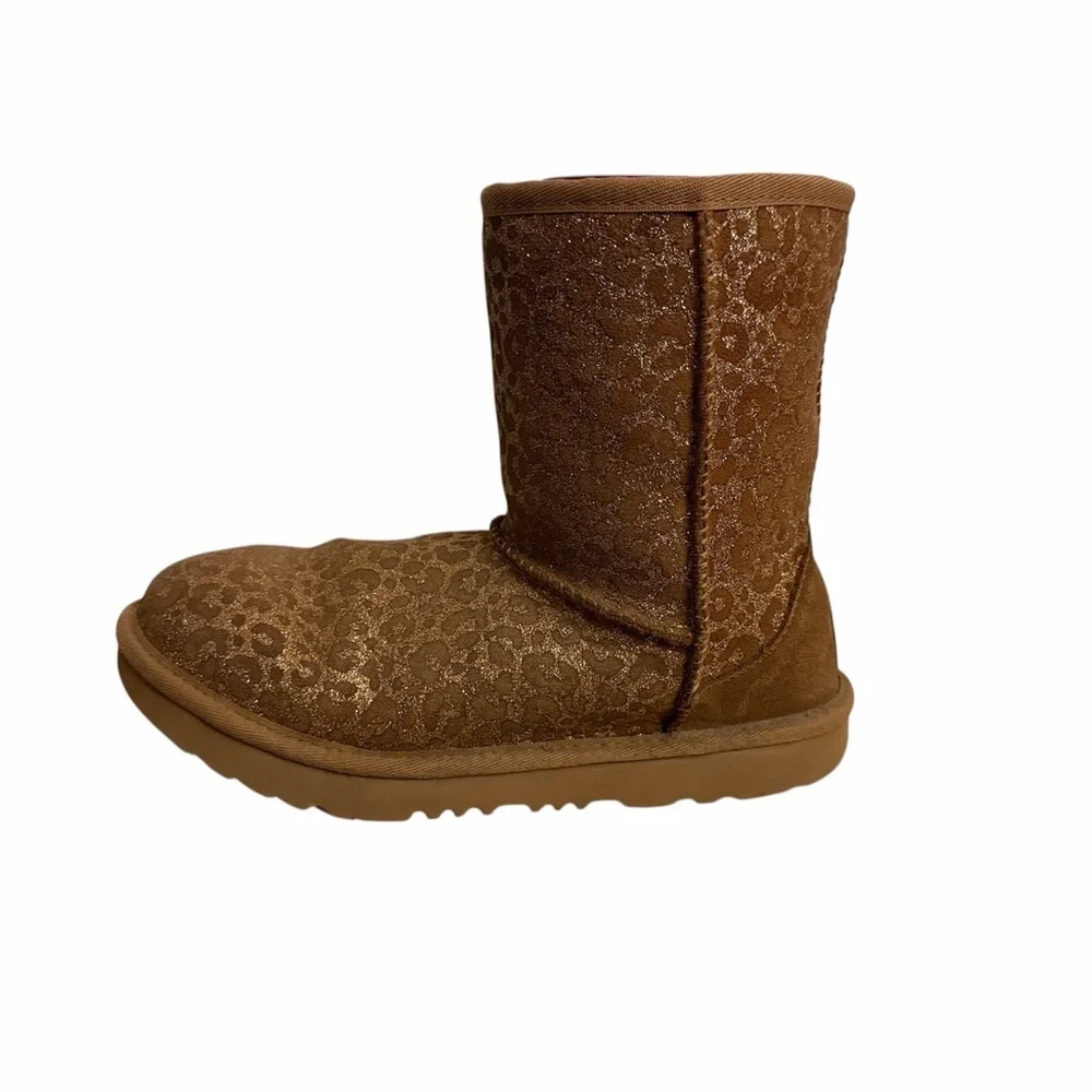 UGG Girls Classic Gold Glitter Leopard Print Boots Size 4